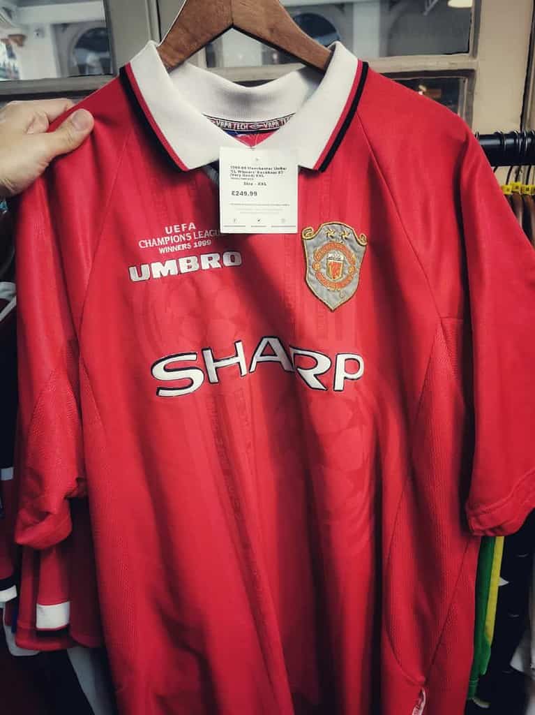 เสื้อบอลสะสม classic football shirts แมนเชสเตอร์